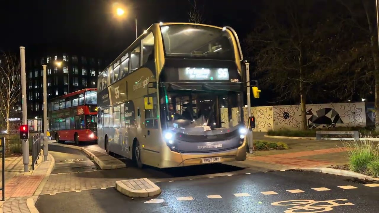 Swindon Fleming Way Bus Spotting At Night (2/1/2026)
