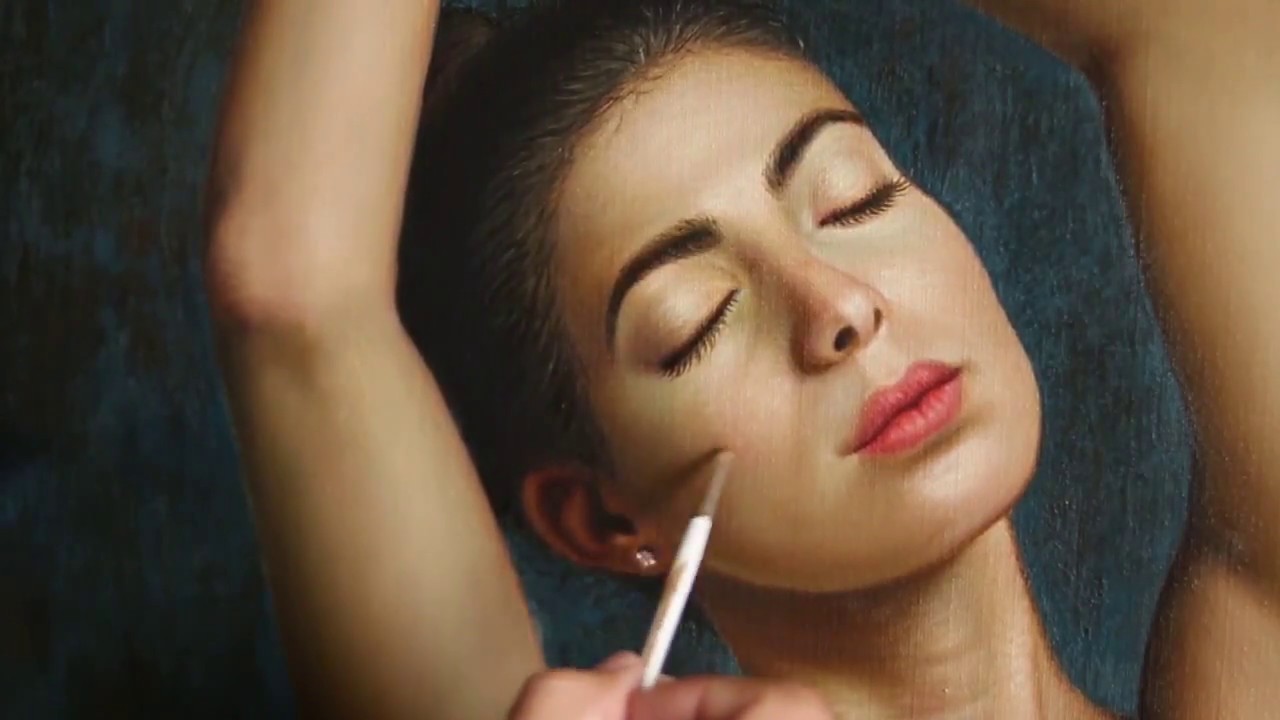 omar ortiz pintando el rostro de la obra primavera Hiperrealismo Hyperrealism oil paint