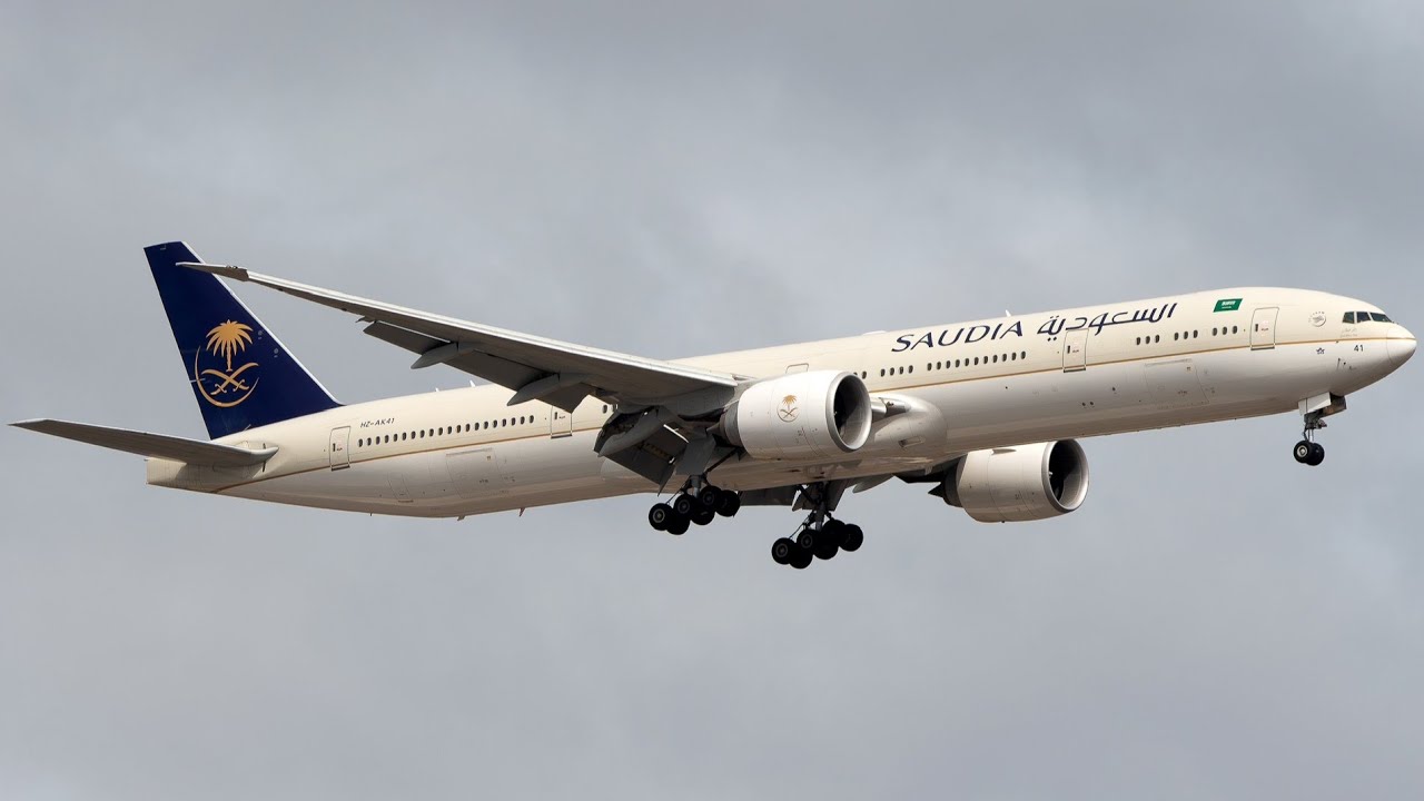 SV725 ✈️ | Islamabad 🇵🇰 - Riyadh 🇸🇦 | 1st January 2026 | Take off in foggy weather. 