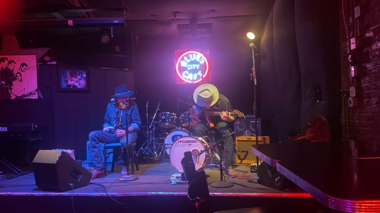 Please excuse me - Lucky 7 - Dust my Broom live at Blues City Cafe Memphis 