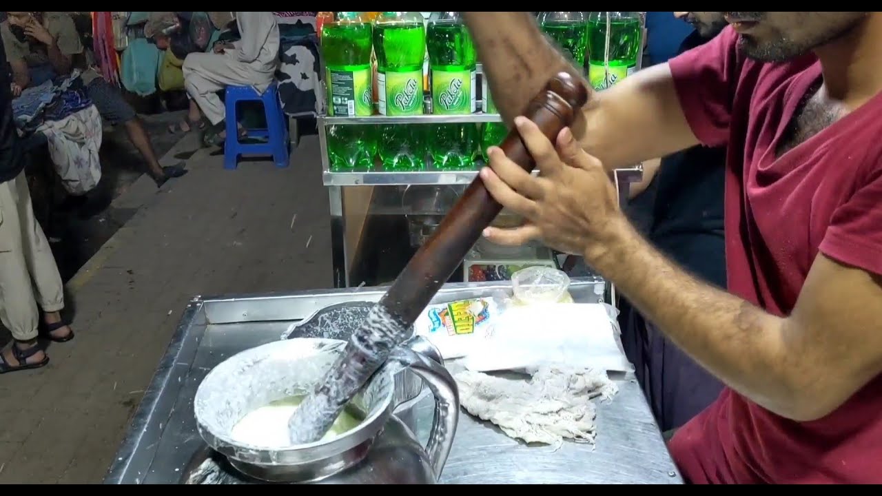 Famous lassi in karachi food street | huge lassi | fastest lassi maker #ownchoice