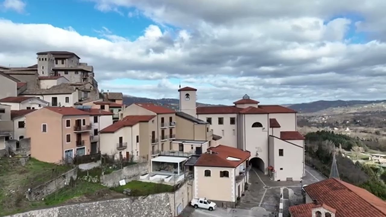 Cassano Irpino -  Uno Sguardo Aereo su un Borgo Incantevole