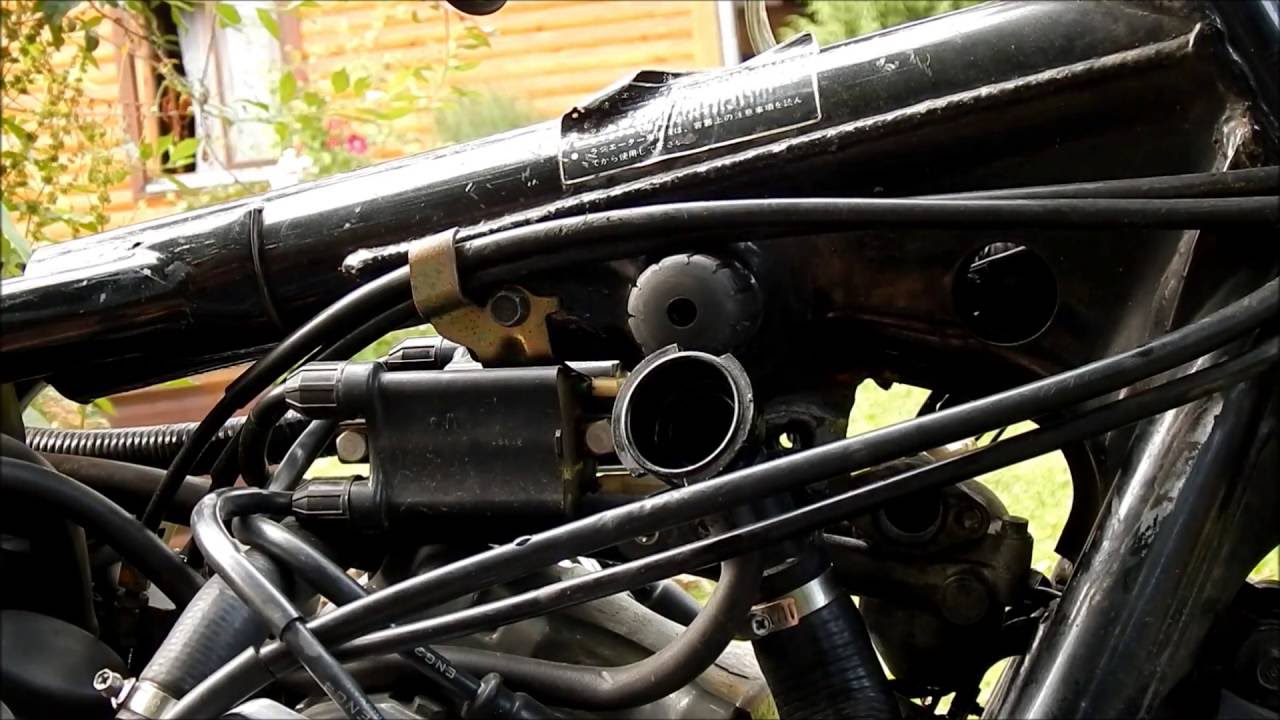 Honda CB 400 SF  потек корпус термостата.