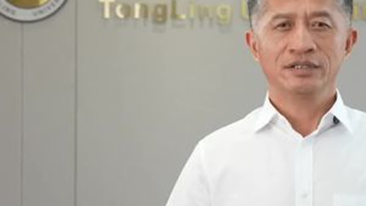 十年寒窗磨一剑，挺膺担当向未来。铜陵学院校长苏本跃寄语2025年高考学子：高考一战，人生一站。金秋九月，我们在皖江之滨、铜官山下、天井湖畔，见证你无限可能！#铜陵学院 #校长寄语 #高考