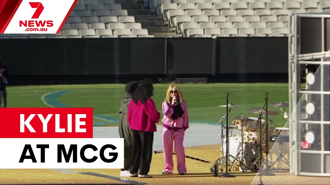 Kylie Minogue na pr&oacute;bie przed wielkim finałem na MCG | 7NEWS