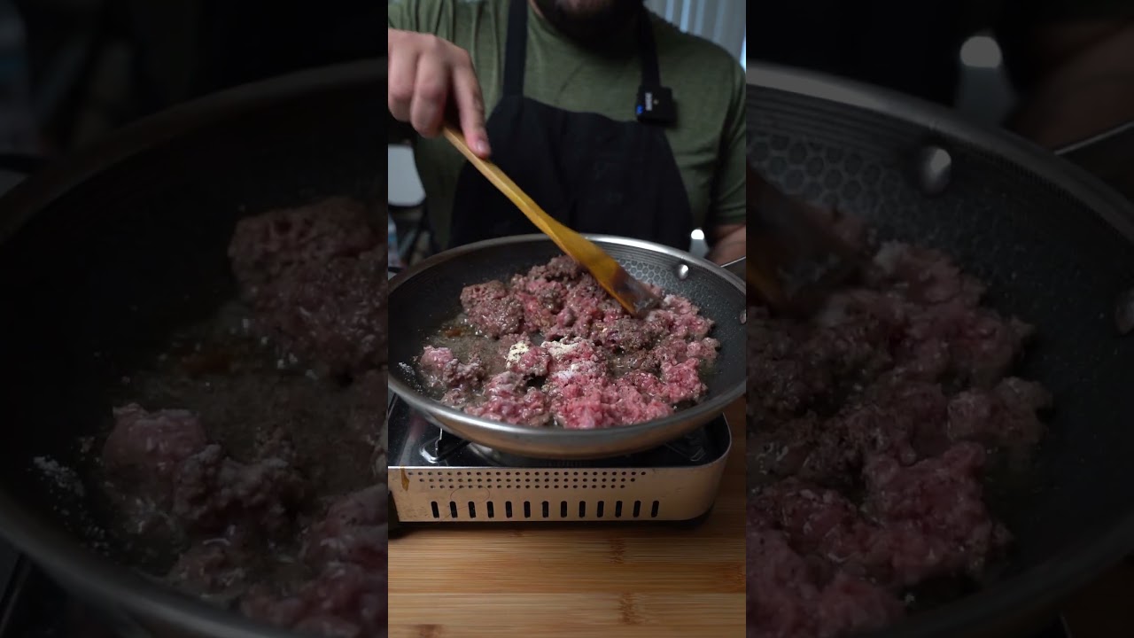 Чизбургер в яичном рулете?