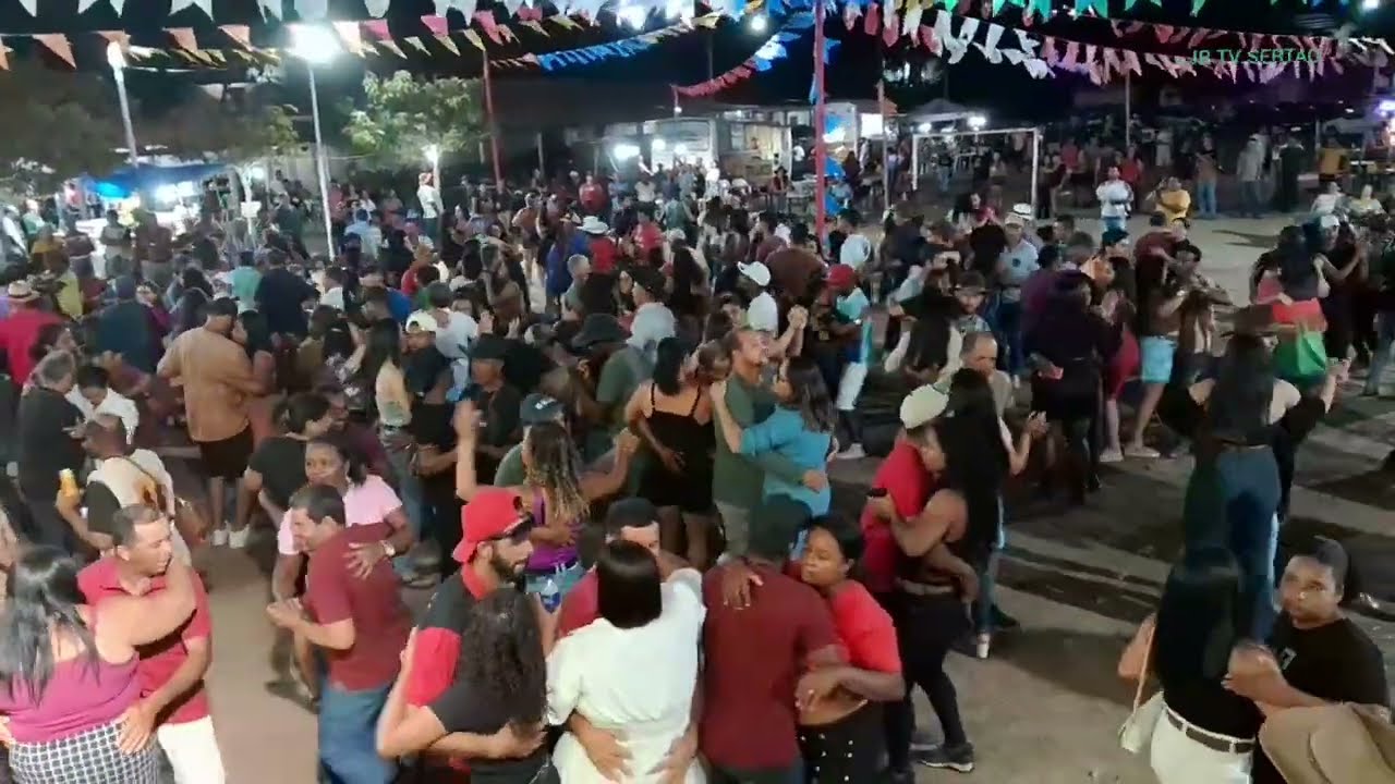 Neném e banda forró pesado