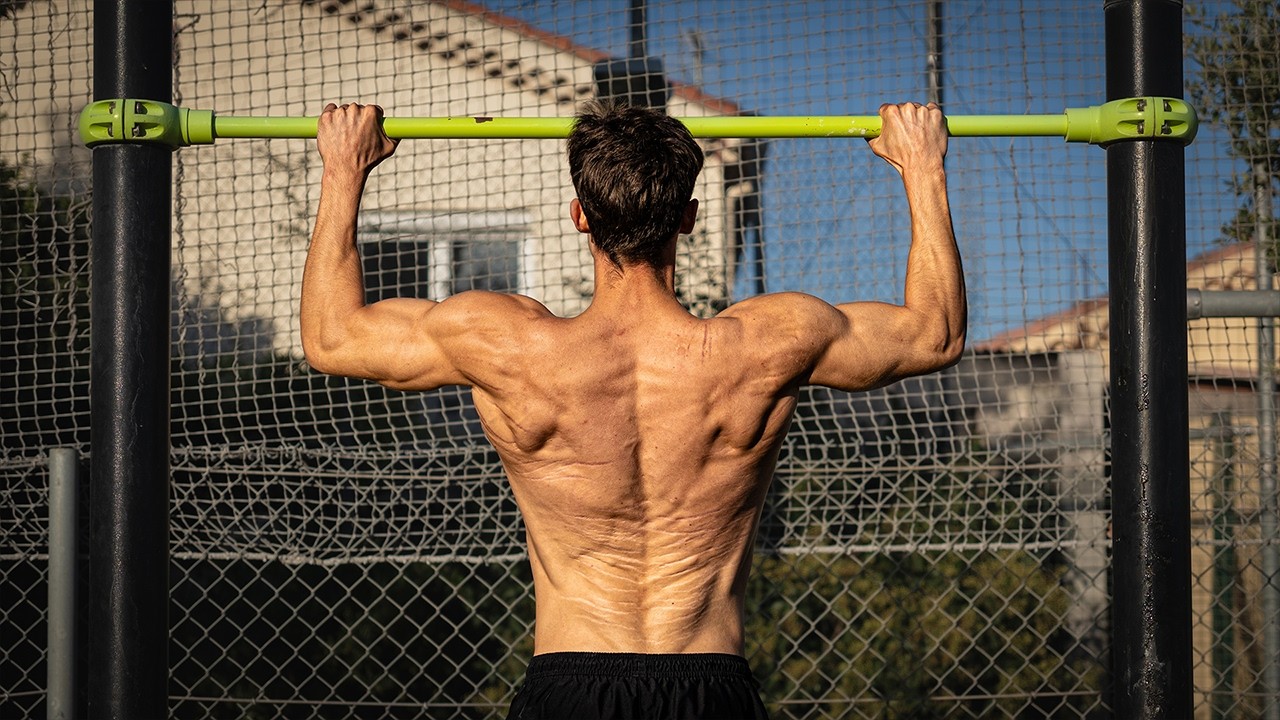 40 PULL UPS with strict form