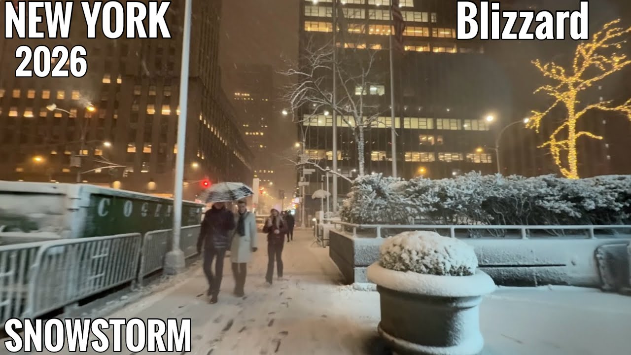 NYC Blizzard 2026 Winter Snowstorm in Midtown Manhattan. New York Heavy Snowfall 