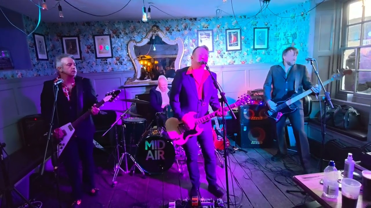 Samurai Seven - Amateur Photographer (live at The Red Lion, Eynsham)