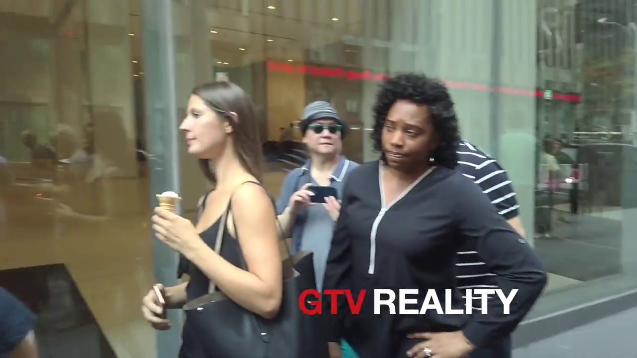 Journey's Steve Perry's comeback! Meeting fans in NYC