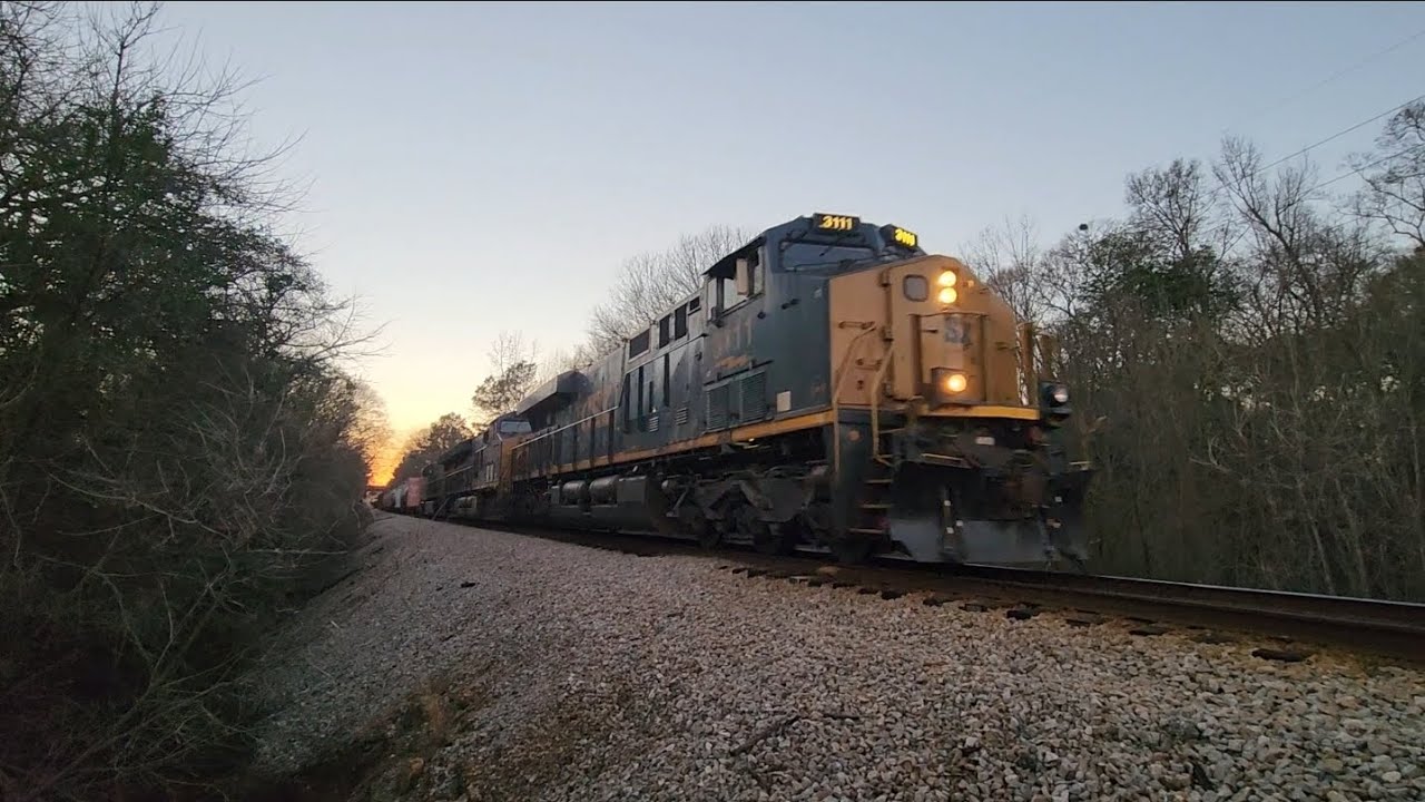 Fast CSX M649 At SE Opelika With Friendly Crew & 3 Guilford / MEC Boxcars