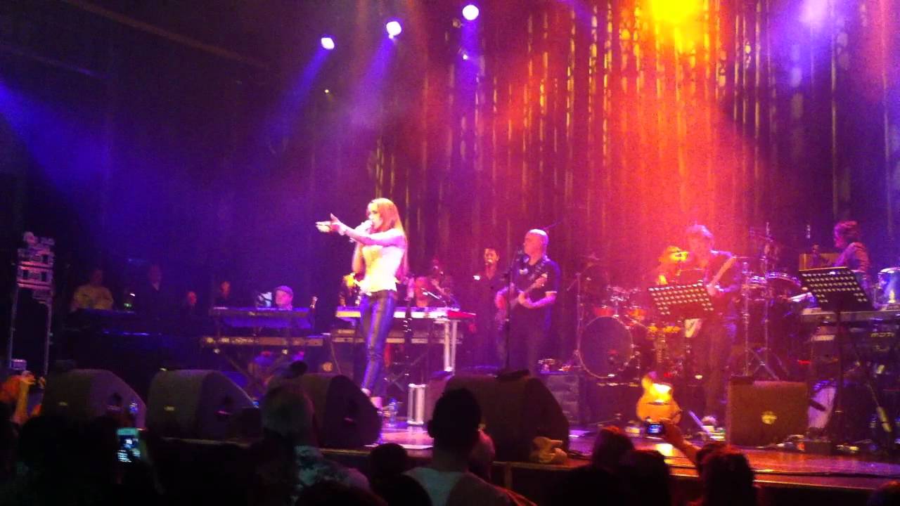 Glennis Grace - I look to you @ Whitney Houston Tribute