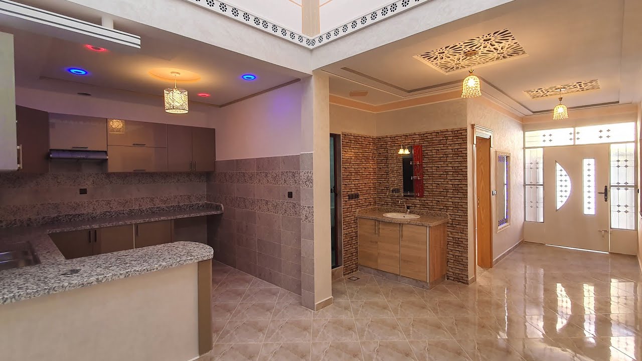 منزل 😘🏠 مكون من طابقين بموقع جد راقي💯 مساحة 100 متر بثمن105 مليون💲❤️ و قابل للتفاوض 🤩0660365768🤩