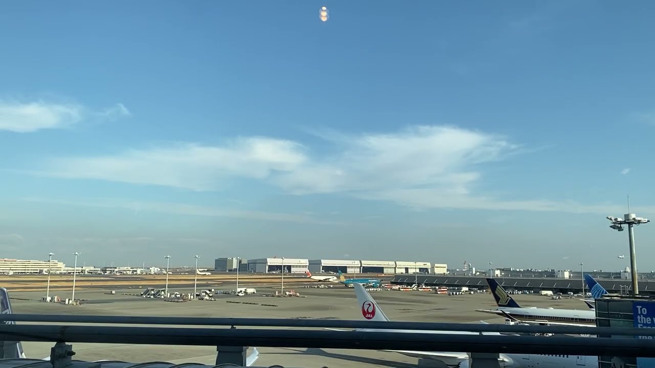 Haneda Airport @ Terminal 3 plane watching 羽田空港ターミナル3プレーンウォッチング