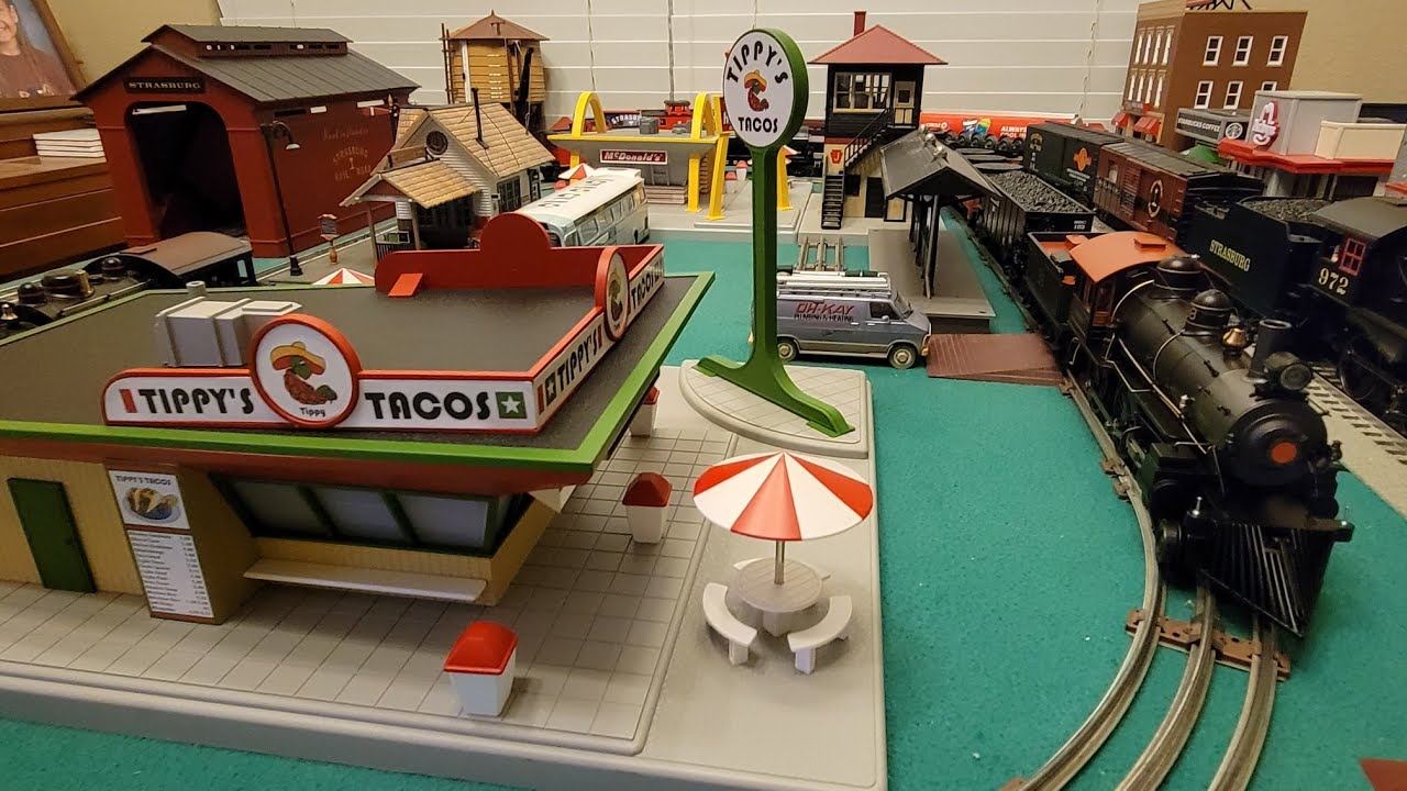 MTH RailKing Tippy's Tacos Layout Building #30-90085 Unboxing