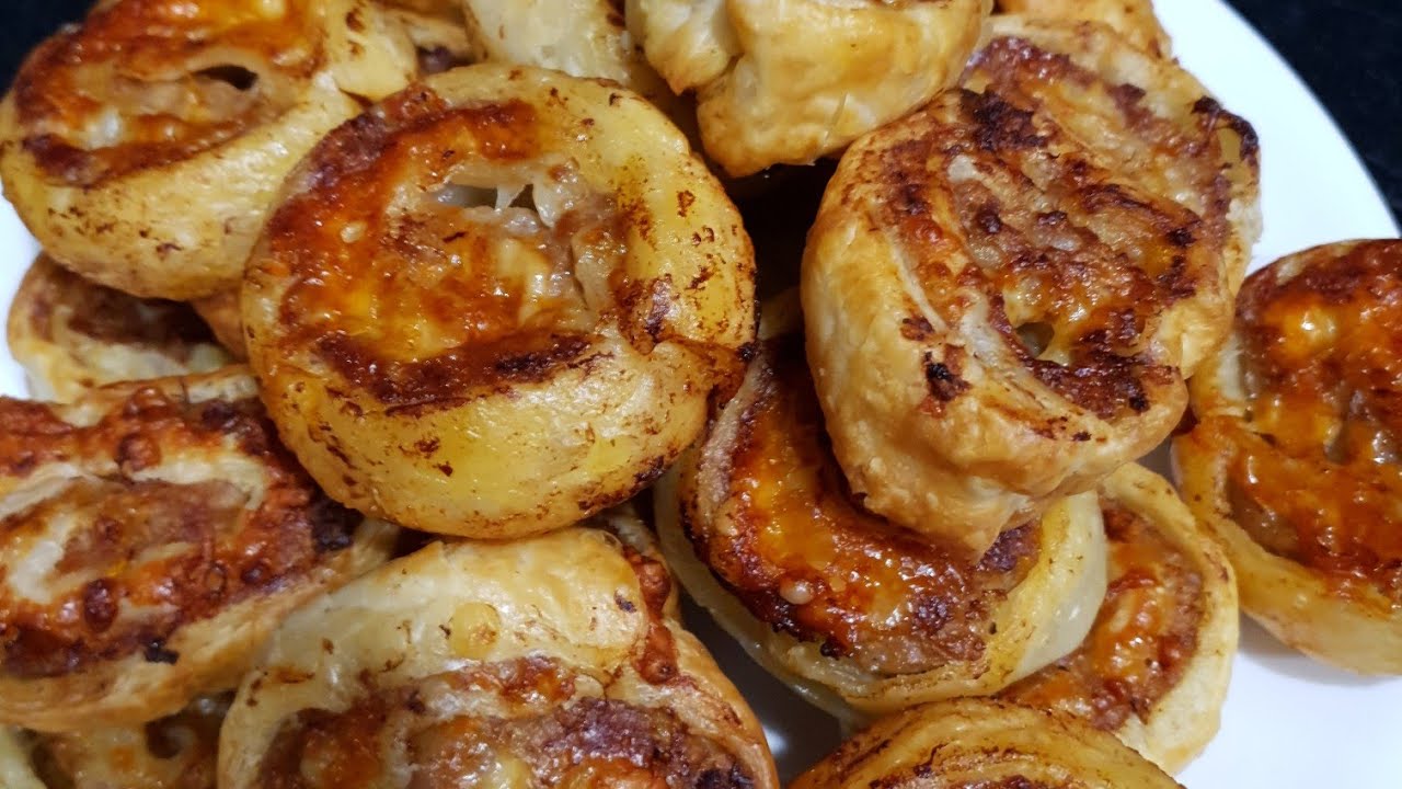 Sausage mince scrolls in kmart pie maker & airfryer