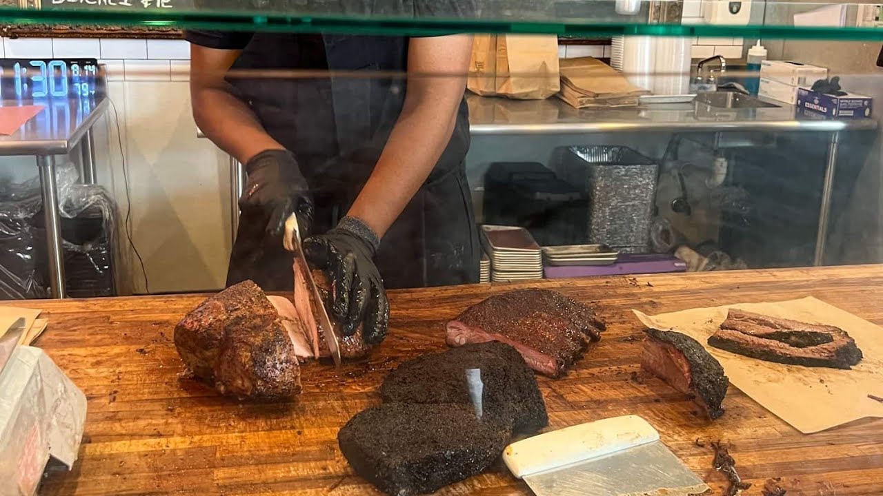 Truth Barbecue и Voodoo Donuts, Хьюстон, Техас