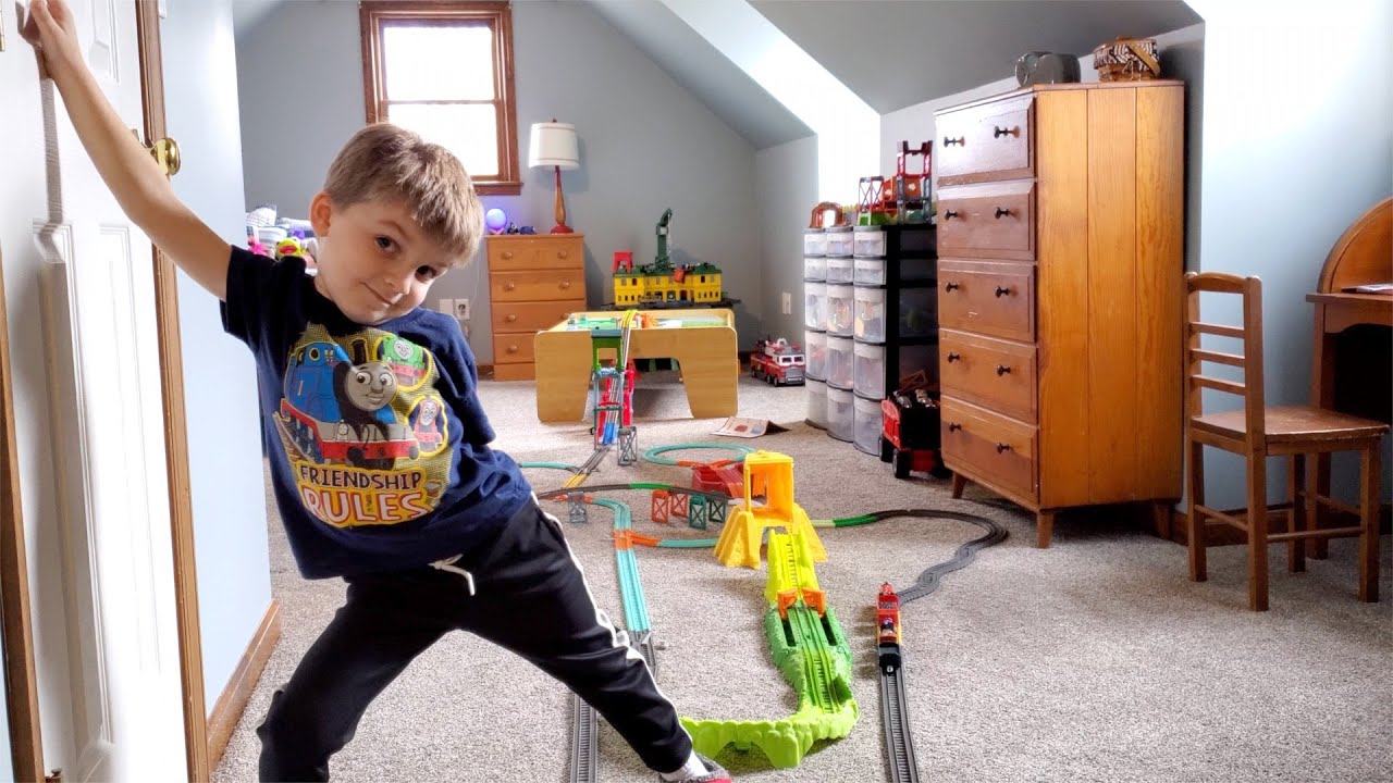 CLARK'S TRAIN ROOM TOUR!