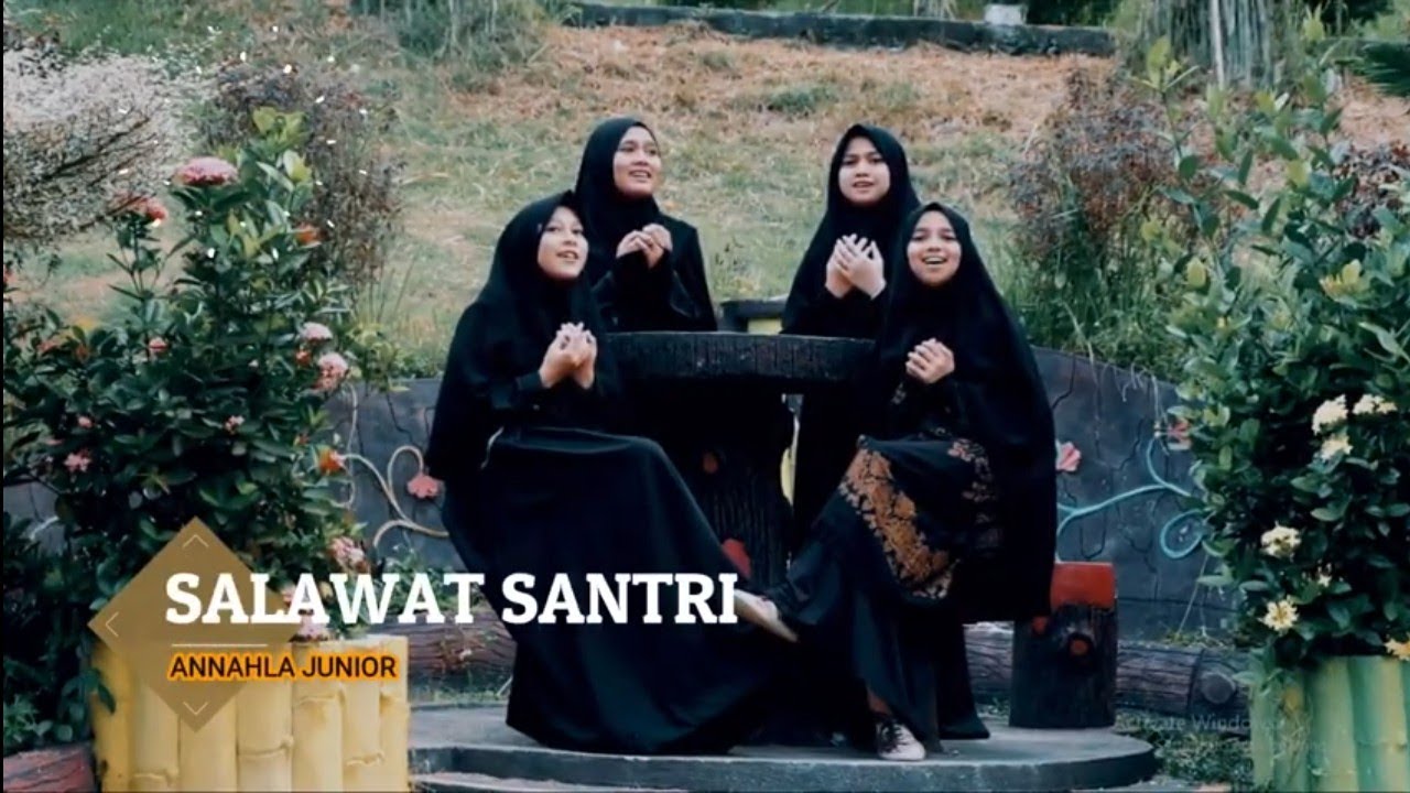 SHOLAWAT SANTRI - SANTRIWATI ANNAHLA (OFFICIAL MUSIC VIDEO)