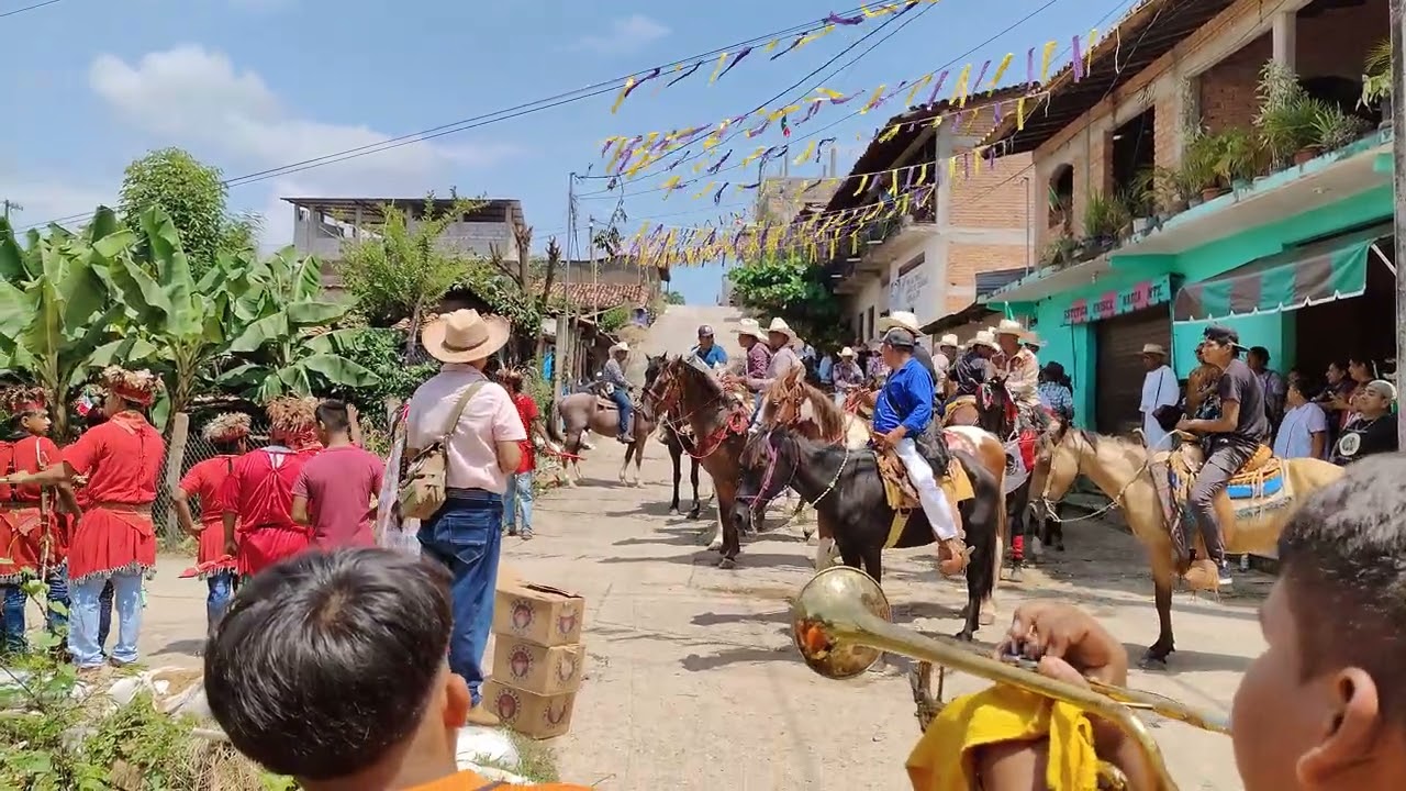 Danza de los apaches en Cozoyoapan 16 de septiembre de 2025
