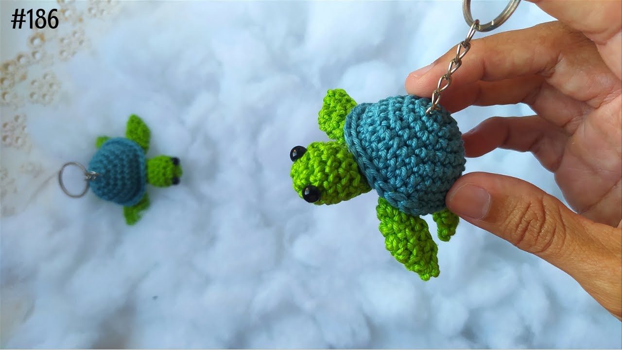 chaveiro tartaruga preguiçosa em amigurumi 🐢