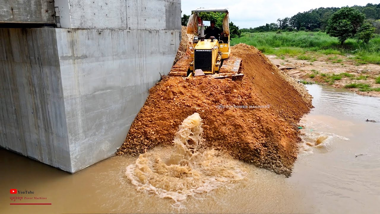 Nicely Work100% Completed! Proficiency​ KOMAT'SU D31P Dozer Delete Gaps Bridge Stone ​Construction