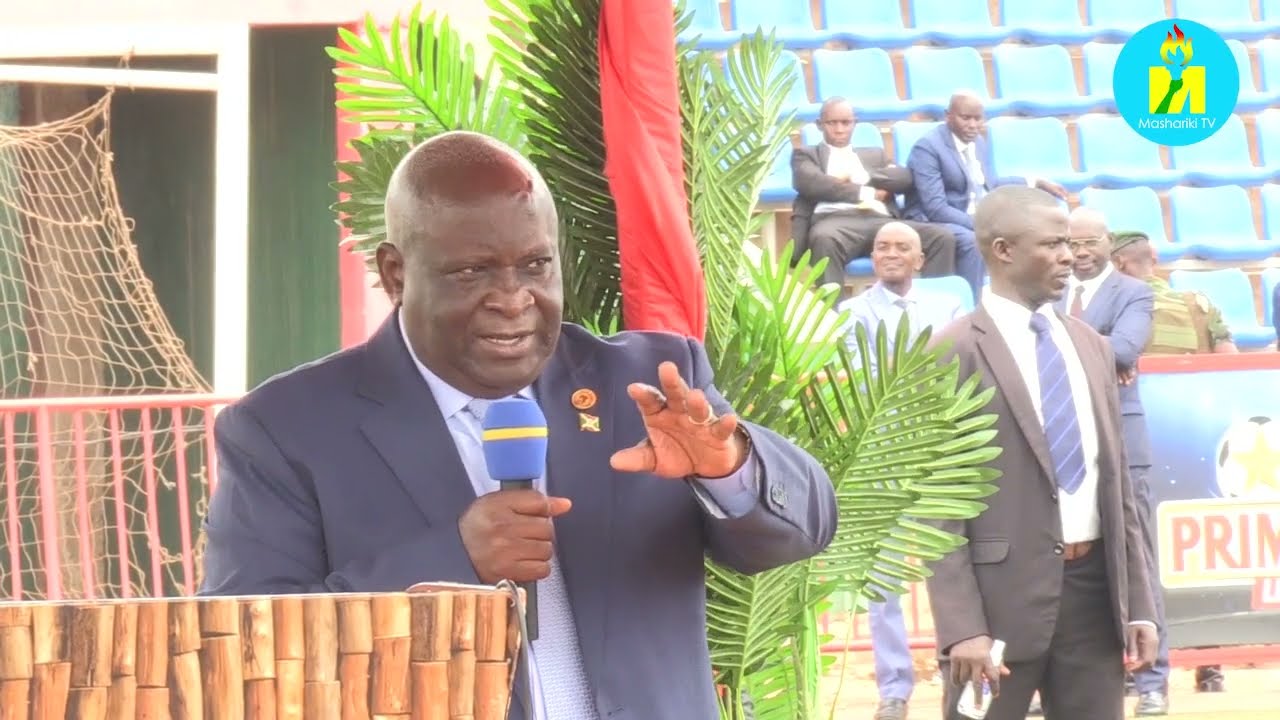 Ex Président Domitien NDAYIZEYE ntatahura igituma Abarundi bonanirwa kubana mu budasa bwabo