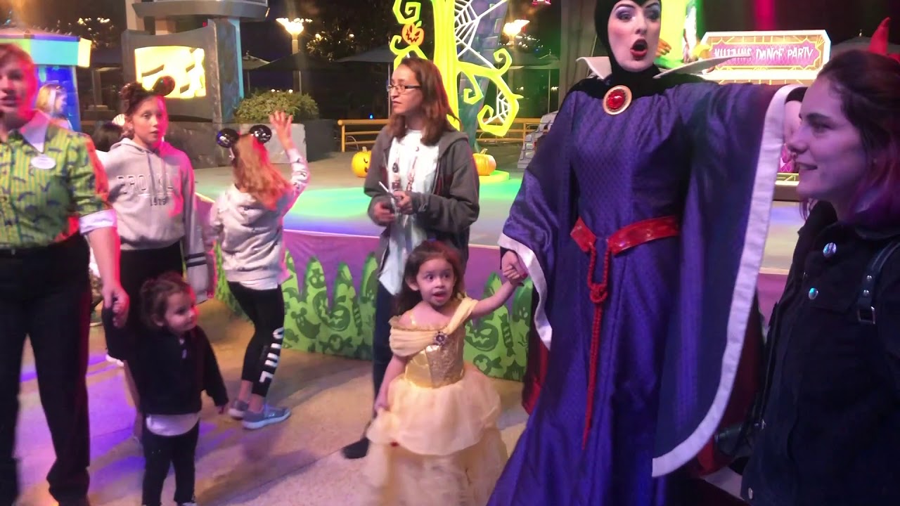 DISNEYLAND VILLAIN'S DANCE PARTY 2019 AT TOMORROW LAND