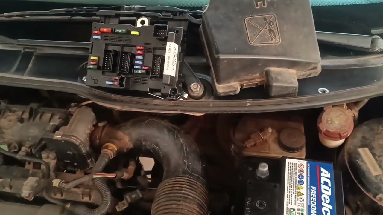 Farol baixo parou de funcionar, problema na Bsm Peugeot 206 1.4 ano2008.