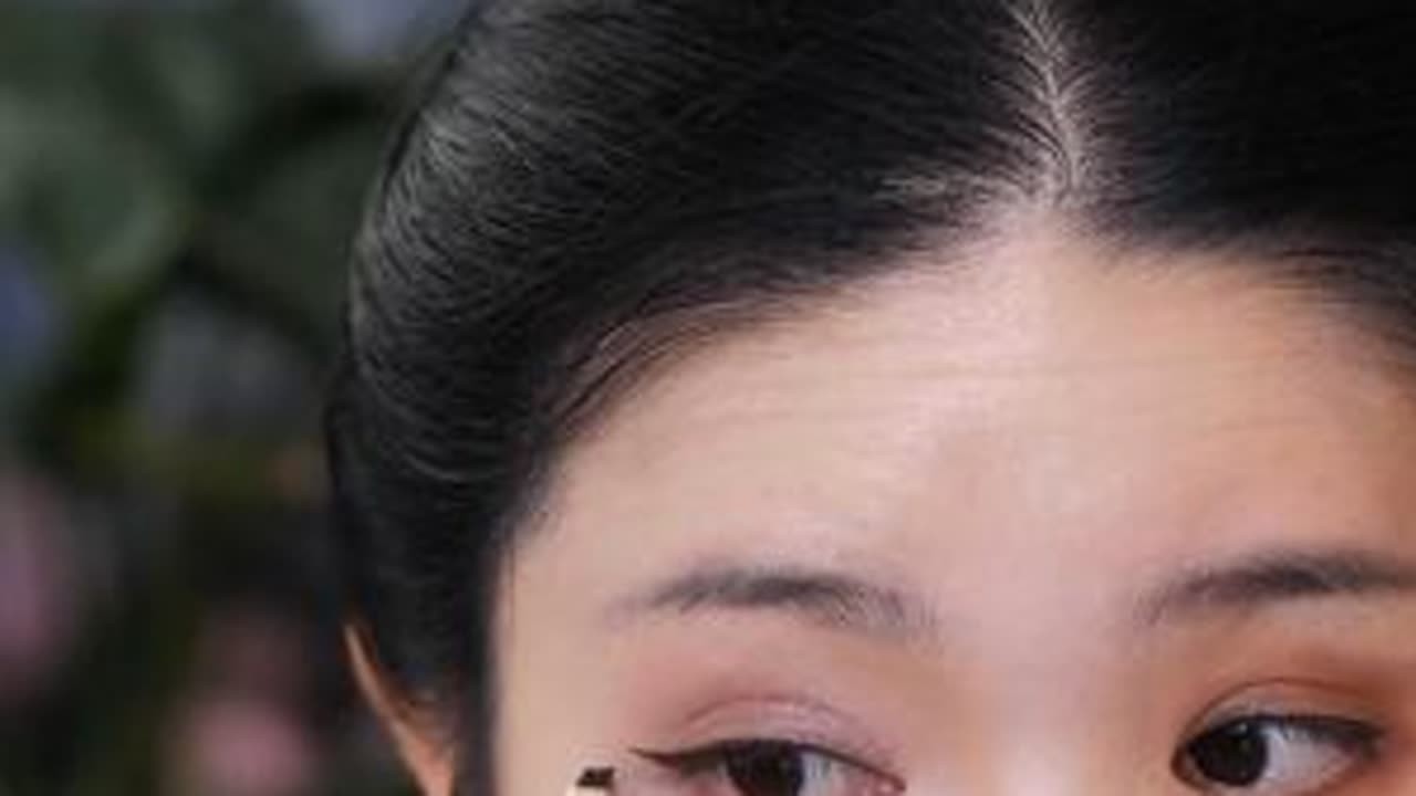 1分钟精致眼妆：放大双眼超上镜 简单三步，手残党也能快速变好看！#眼妆教程 #眼线教程 #眼影教程 #眼妆画法  #化妆教程