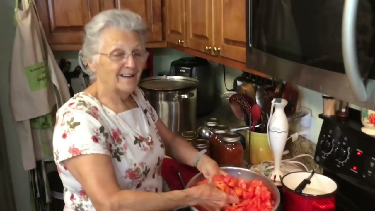 Making and canning marinara sauce