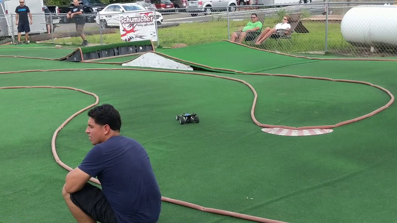 17.5 2wd Schumacher Gp A main at Rc Madness