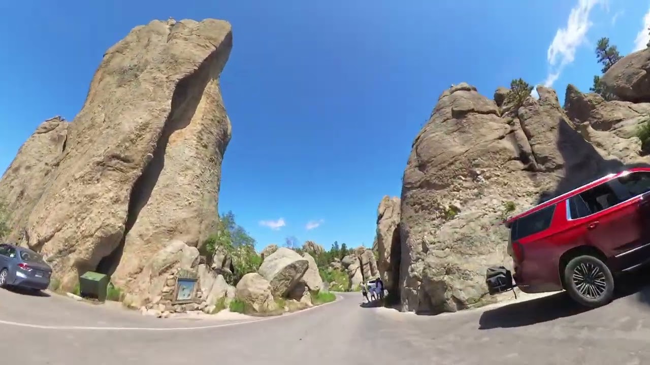 Bridgestone Battlax T33 vs Pirelli Angel ST comparison.