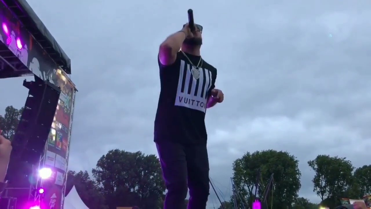 IMRAN KHAN BEST PERFORMANCE EVER (SATISFYA AND PATA CHALGEA LIVE 2019) 