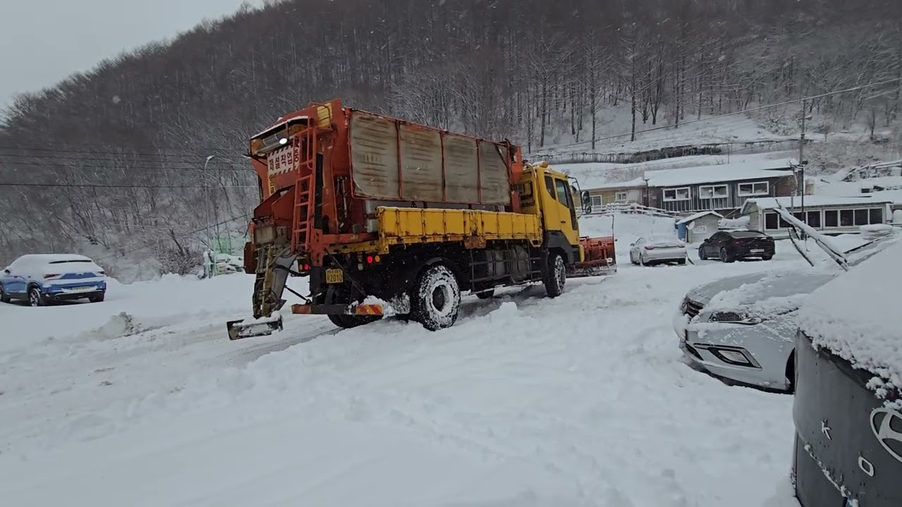 50센치 눈폭탄 택시 돈벌긴 틀렸다 하루종일 제설작업 ᆢ