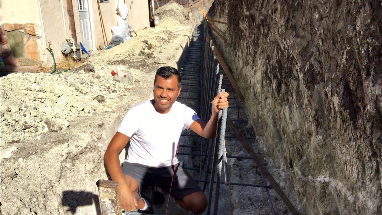 DIA 2 COMO CONSTRUIR MURO RETENEDOR INSTALANDO ENBARILLADO