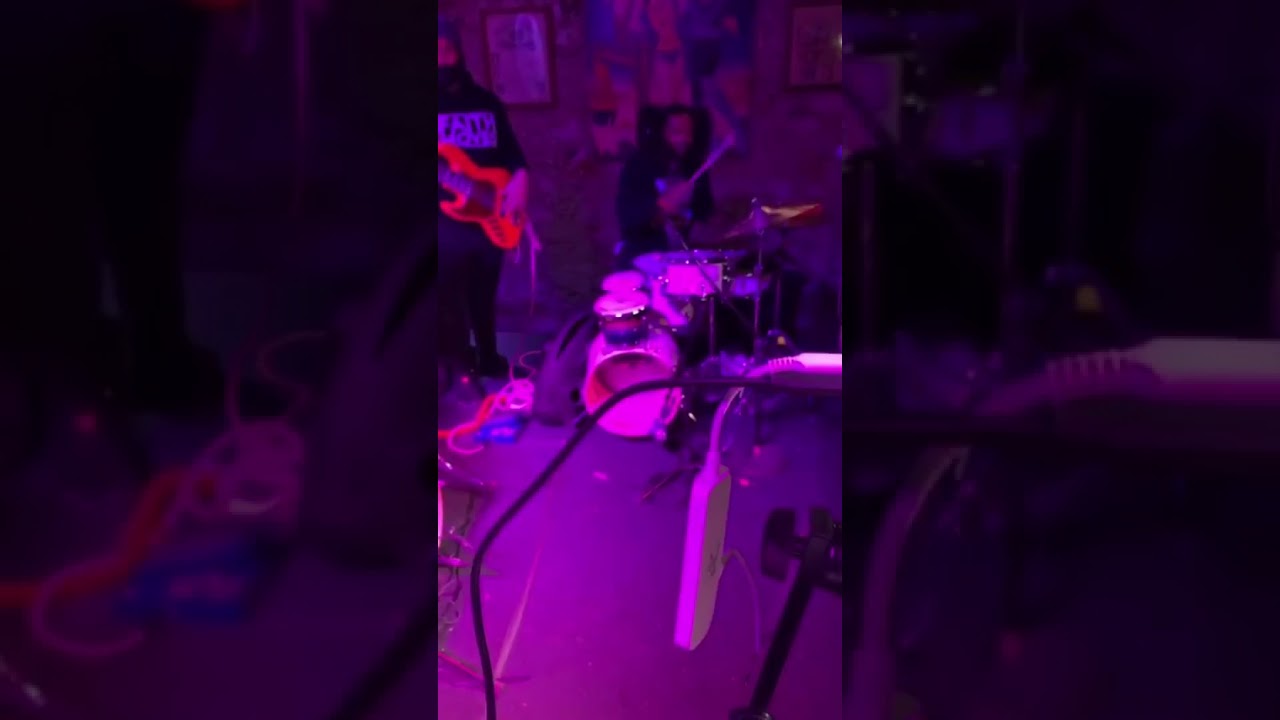 Mike Mitchell and Cleon Edwards on drums 😦🥁 Drum shed 🔥