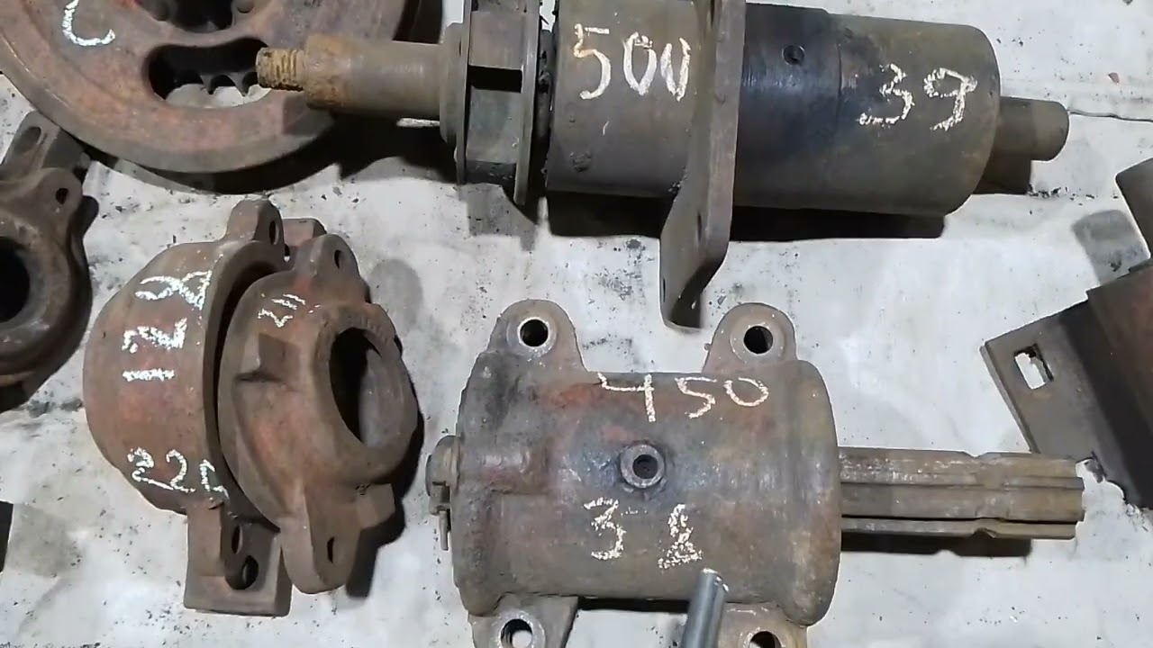 Колеса ,шківи та інші корисні залізяки.