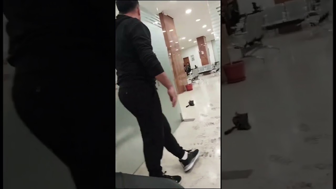 ‏المودع هولو زعيتر يقتحم فرنسبنك فرع المشرفية مطالباً بوديعته
