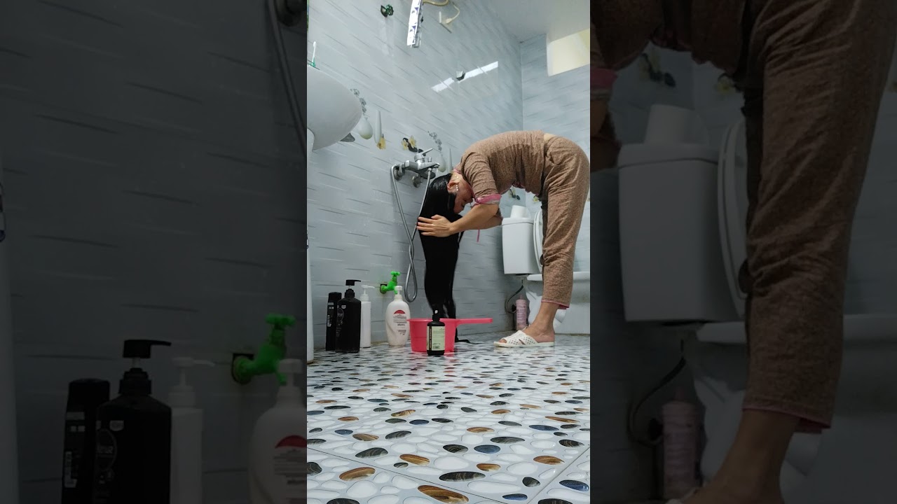 tóc dài tới gót gội đầu như nào? cùng xem nhé