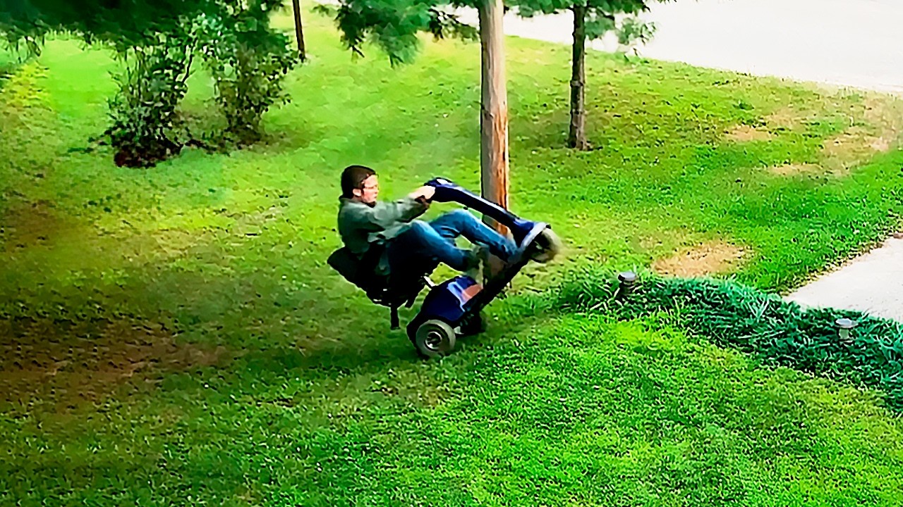 When Nature Calls 🌤️ 😅 Outrageous Outdoor Fails