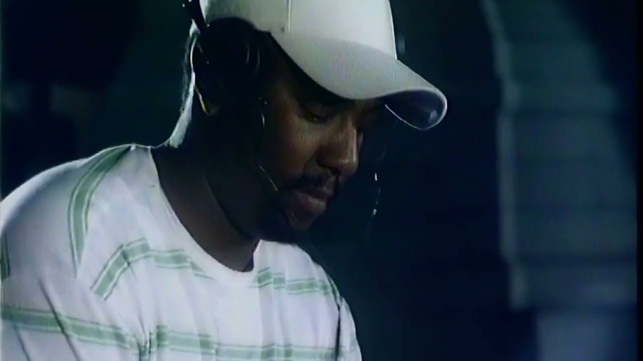 Revolution ft Theo Nhlengethwa - Feel The Music