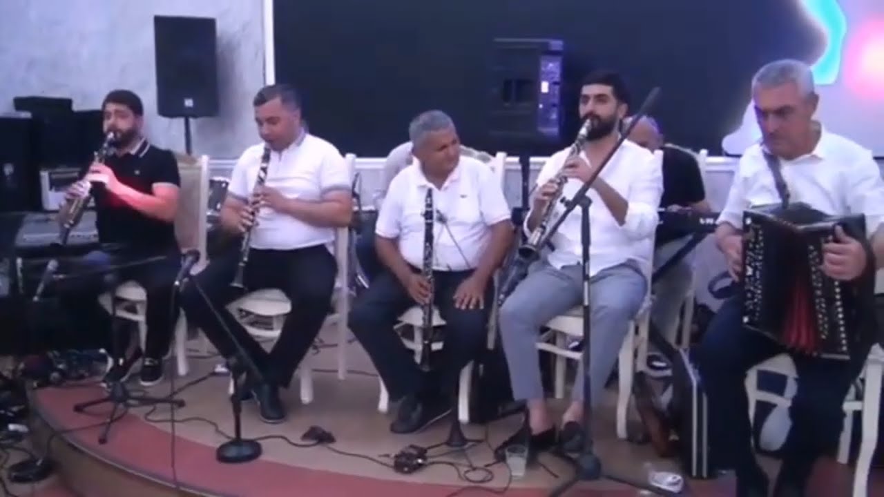 Klarnet ifaçıları Ramiz,Rasim,Seymur,İbrahim, və nağarada Nahid. Saray Qurbanın oğlunun toyu