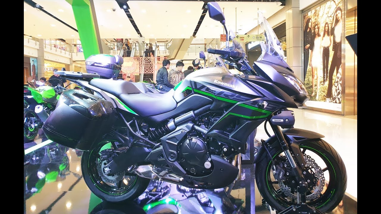 2019 Kawasaki Versys 650 + Accessories | Gray/Black