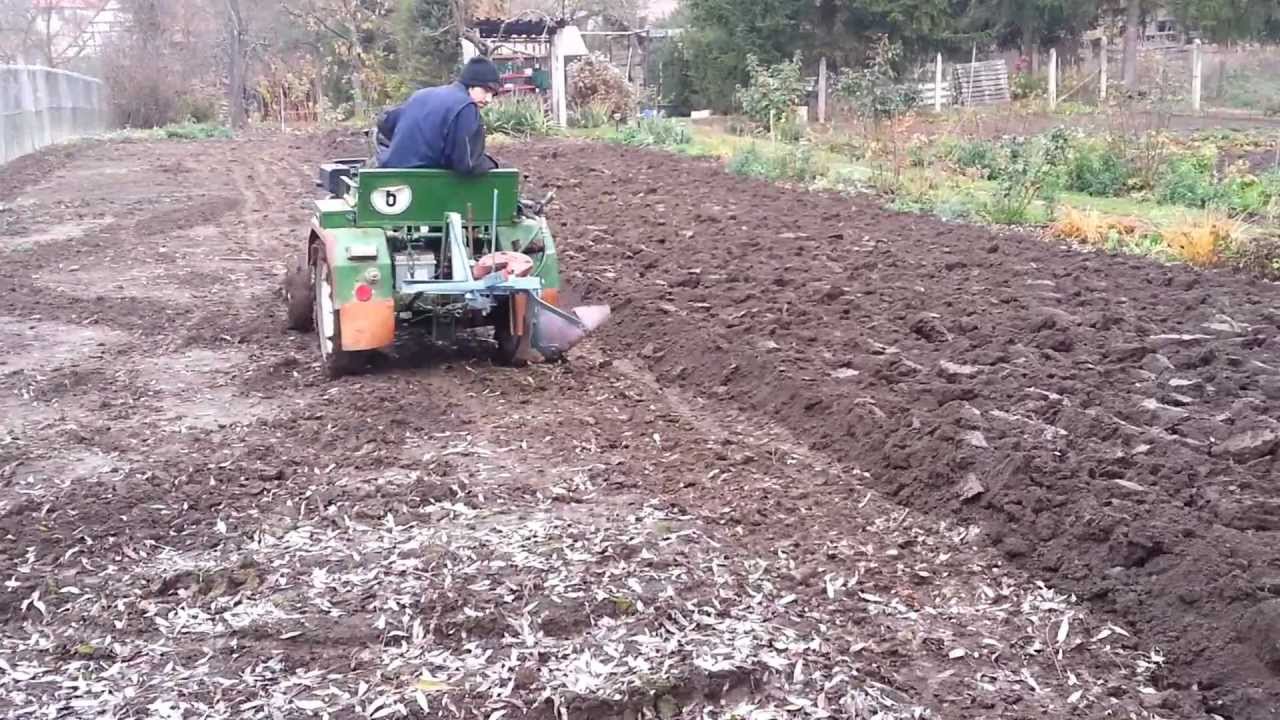 Ackern mit kevins Eigenbautraktor