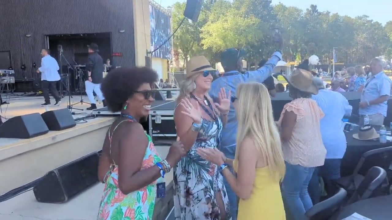 DW3 has the crowd on their feet at Seabreeze Jazz Festival 2023!