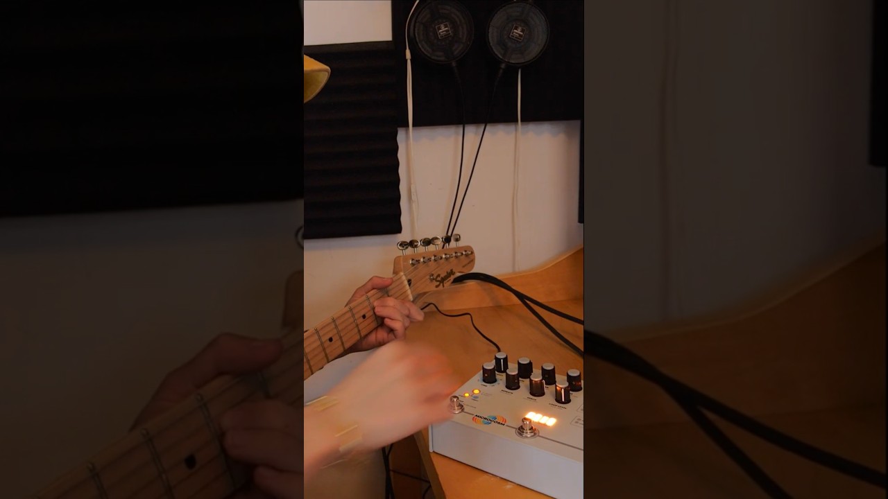 Hologram  Microcosm pedal unboxing + demo song!