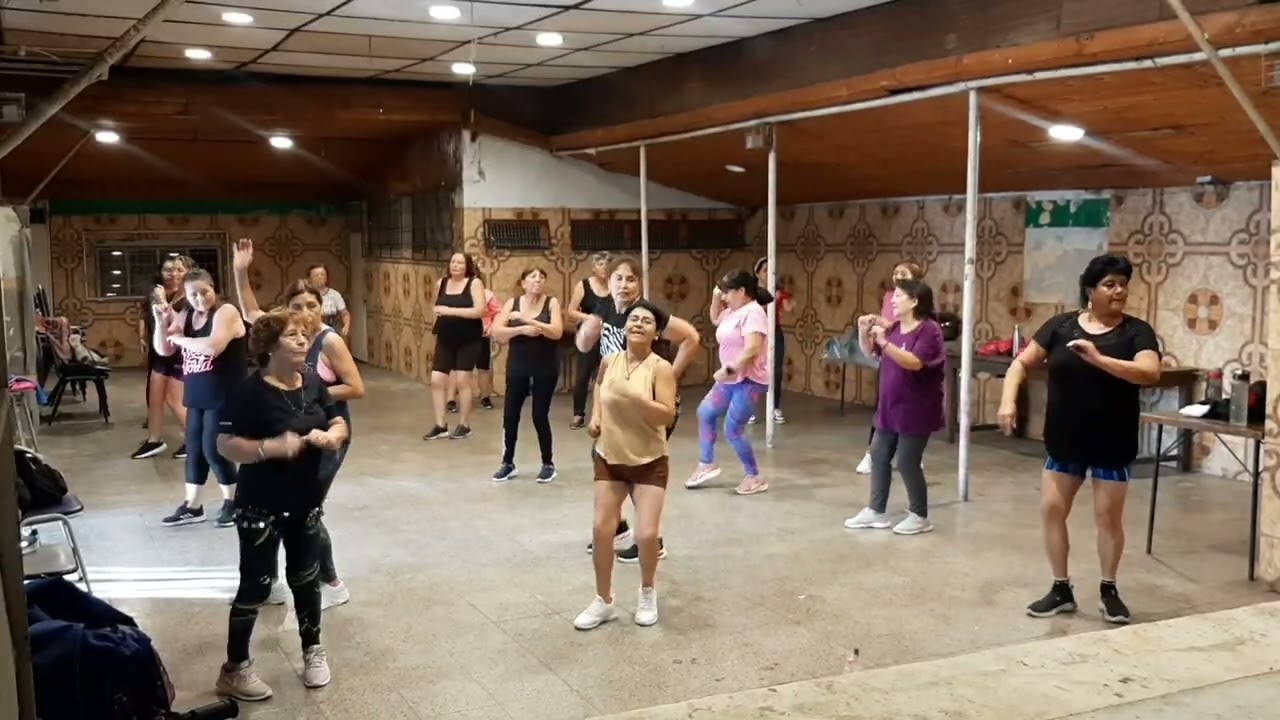 Baile entretenido 8 Viernes 6 de Marzo 2026 profesora Angela Sierra club los 120 lo Espejo