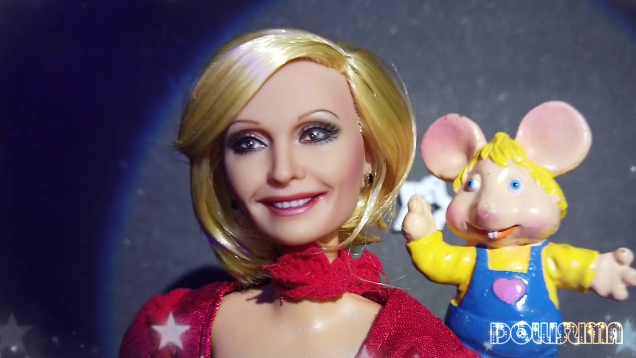 DOLLISSIMA 2019: RAFFAELLA CARRA' & TOPO GIGIO - STRAPAZZAMI DI COCCOLE